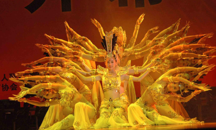 聚集閃光點 鑄就新輝煌 ——觀《千手觀音》有感 聚集閃光點 鑄就新輝煌 ——觀《千手觀音》有感