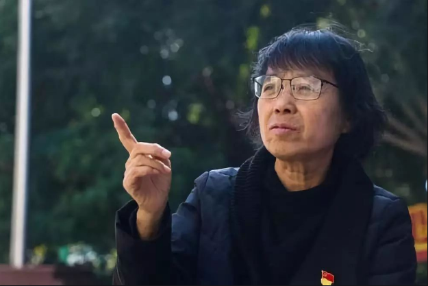 感懷平凡英雄信念 不忘共產黨人初心 ----學習張桂梅老師事跡有感 感懷平凡英雄信念 不忘共產黨人初心 ----學習張桂梅老師事跡有感