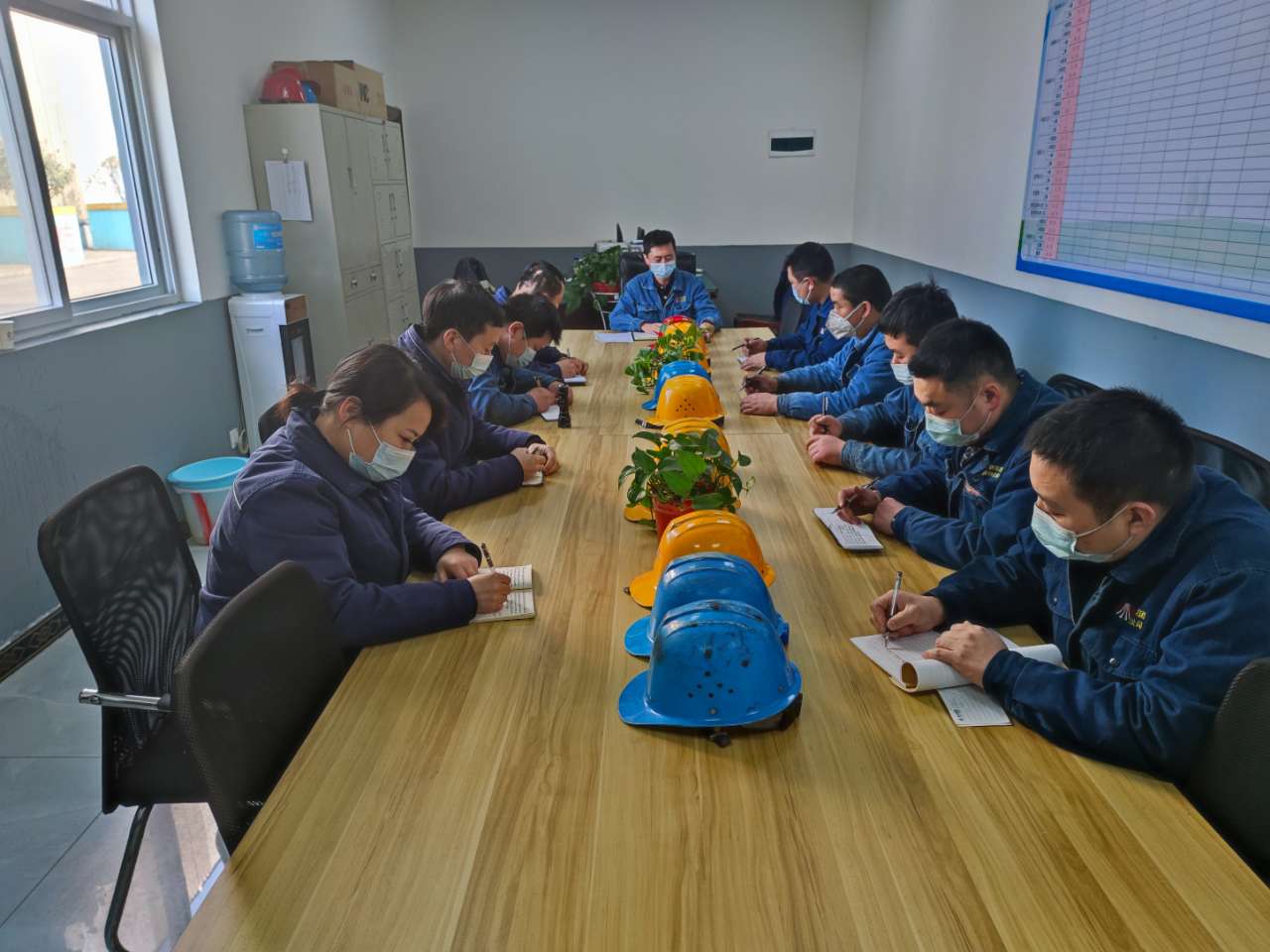 勠力同心撐起安全之漿 居安思危共護發展之舟 勠力同心撐起安全之漿 居安思危共護發展之舟