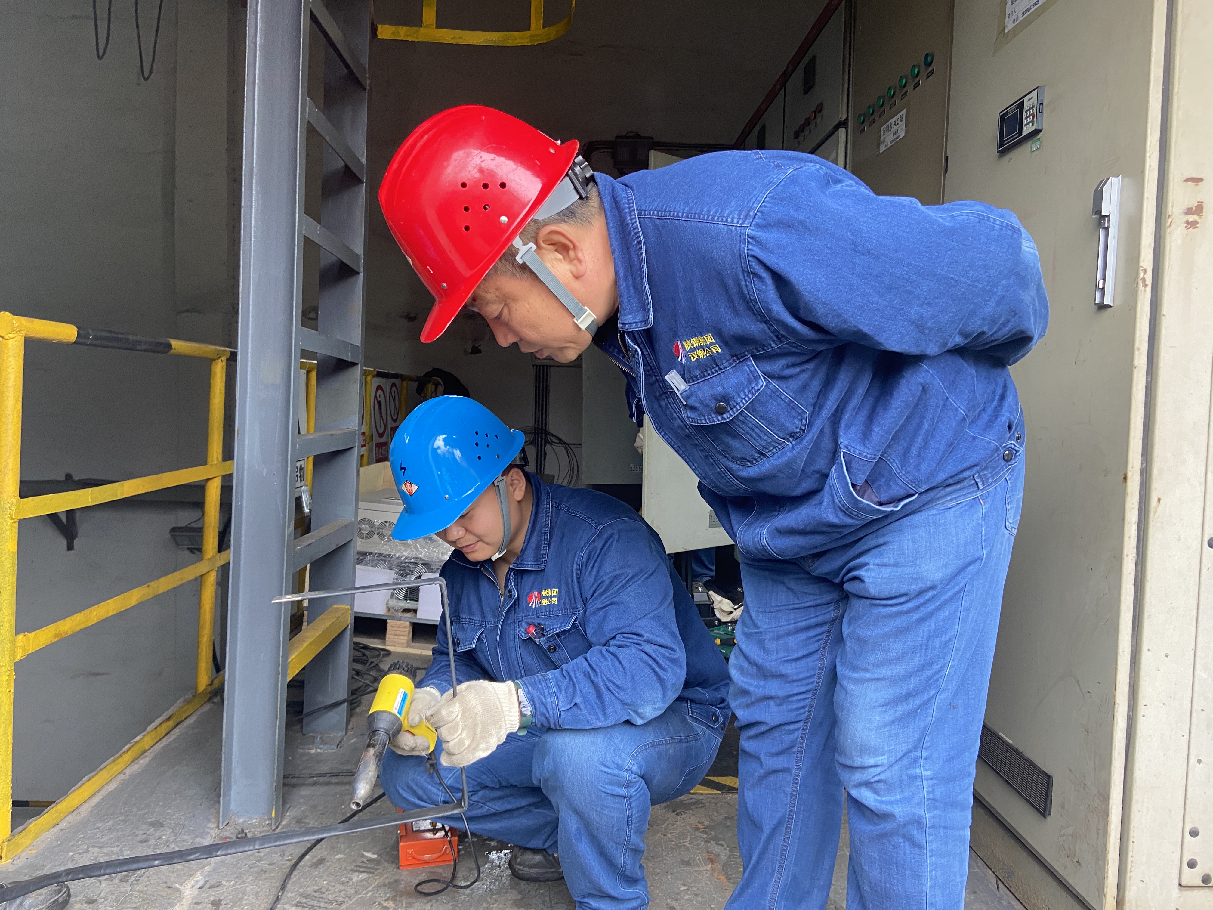 舉旗定向 勁吹“廉潔風” 舉旗定向 勁吹“廉潔風”