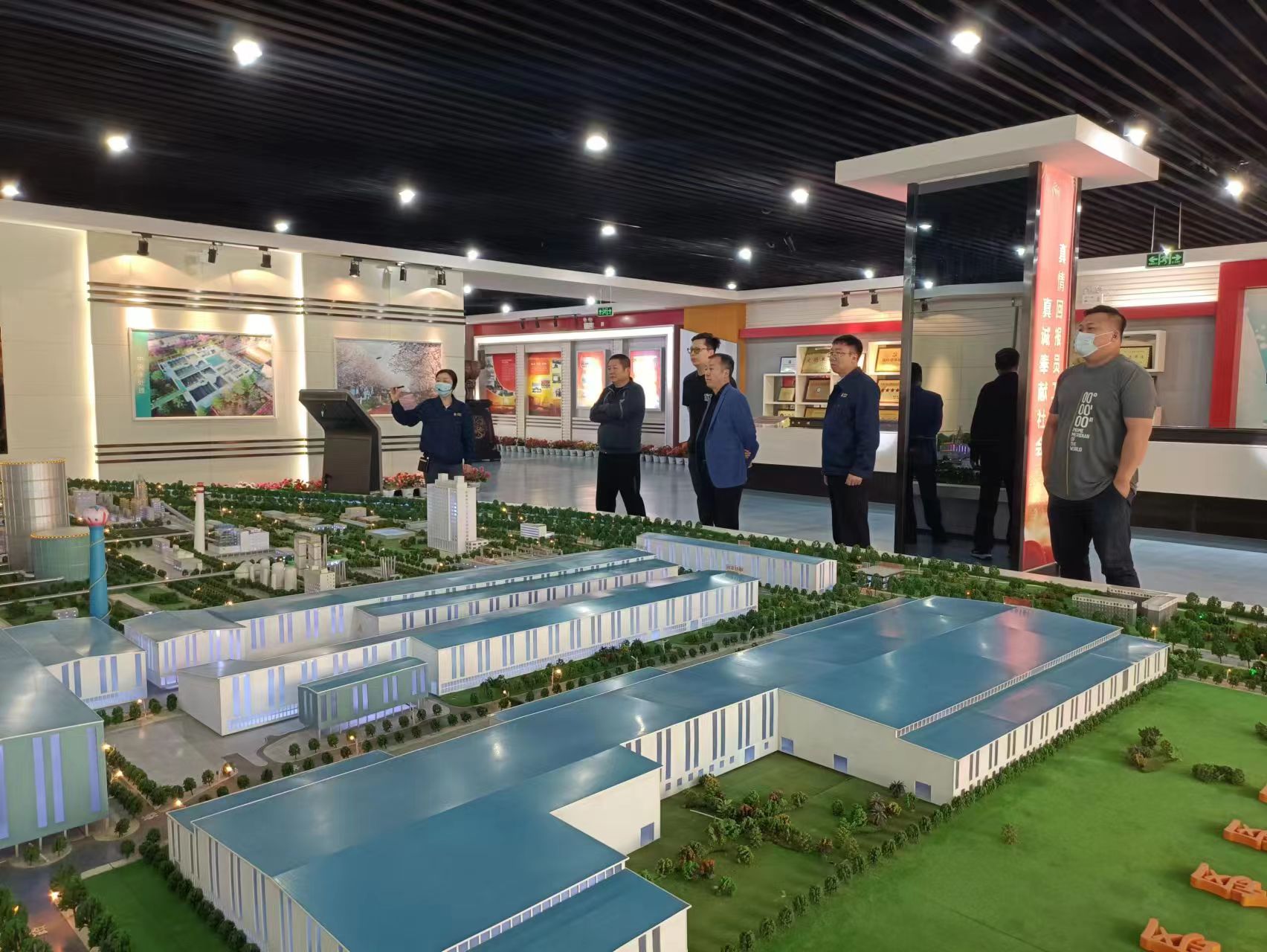 甘肅省金源礦業有限公司總經理曹寶龍一行到公司走訪調研 甘肅省金源礦業有限公司總經理曹寶龍一行到公司走訪調研