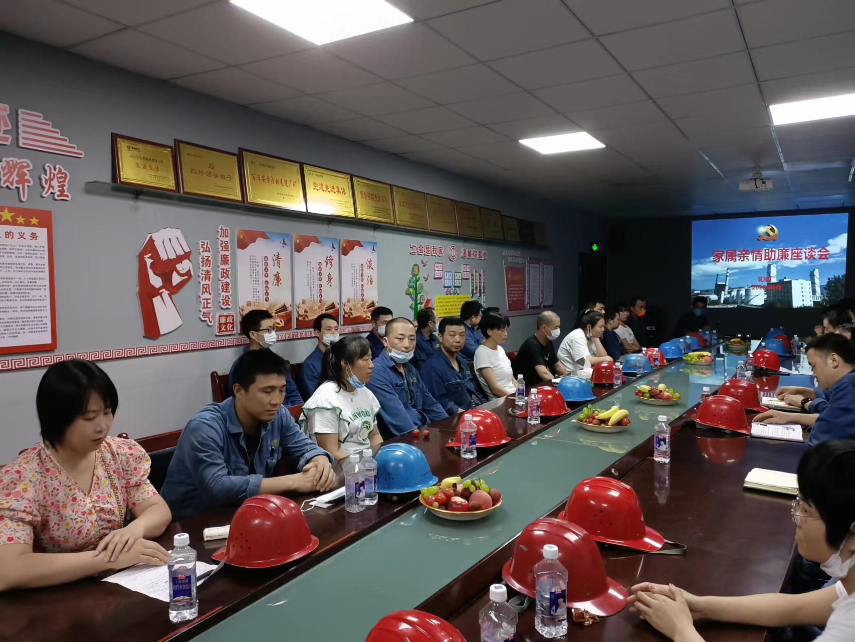 “蓮”花常開送清風(fēng) 嚴(yán)字筑根譜新篇 “蓮”花常開送清風(fēng) 嚴(yán)字筑根譜新篇