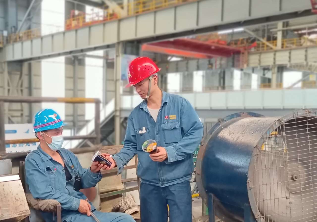 鋼城六月“蓮”花開 清風徐徐正氣來 鋼城六月“蓮”花開 清風徐徐正氣來