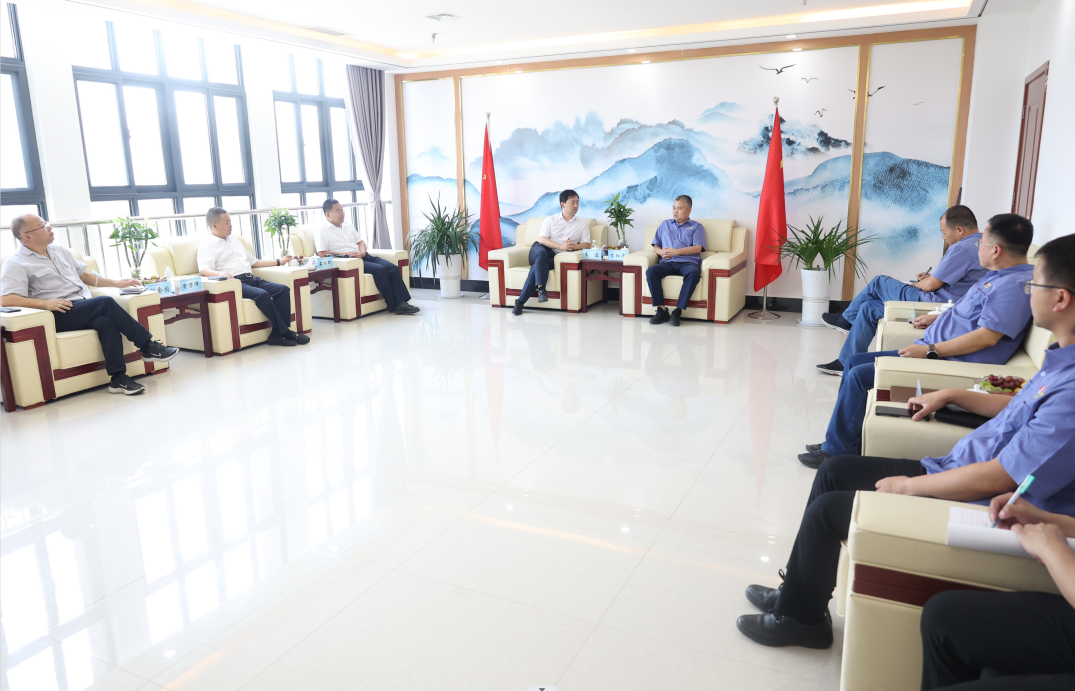 東嶺集團黨委書記、總裁李磊一行到公司交流座談 東嶺集團黨委書記、總裁李磊一行到公司交流座談