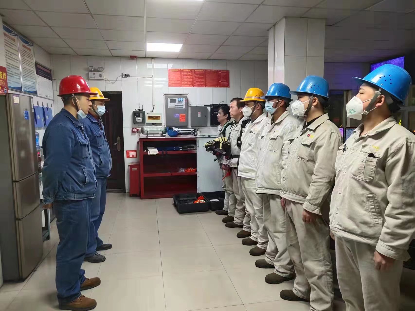 “安全警示”總動員,營造平安煉鋼 “安全警示”總動員,營造平安煉鋼