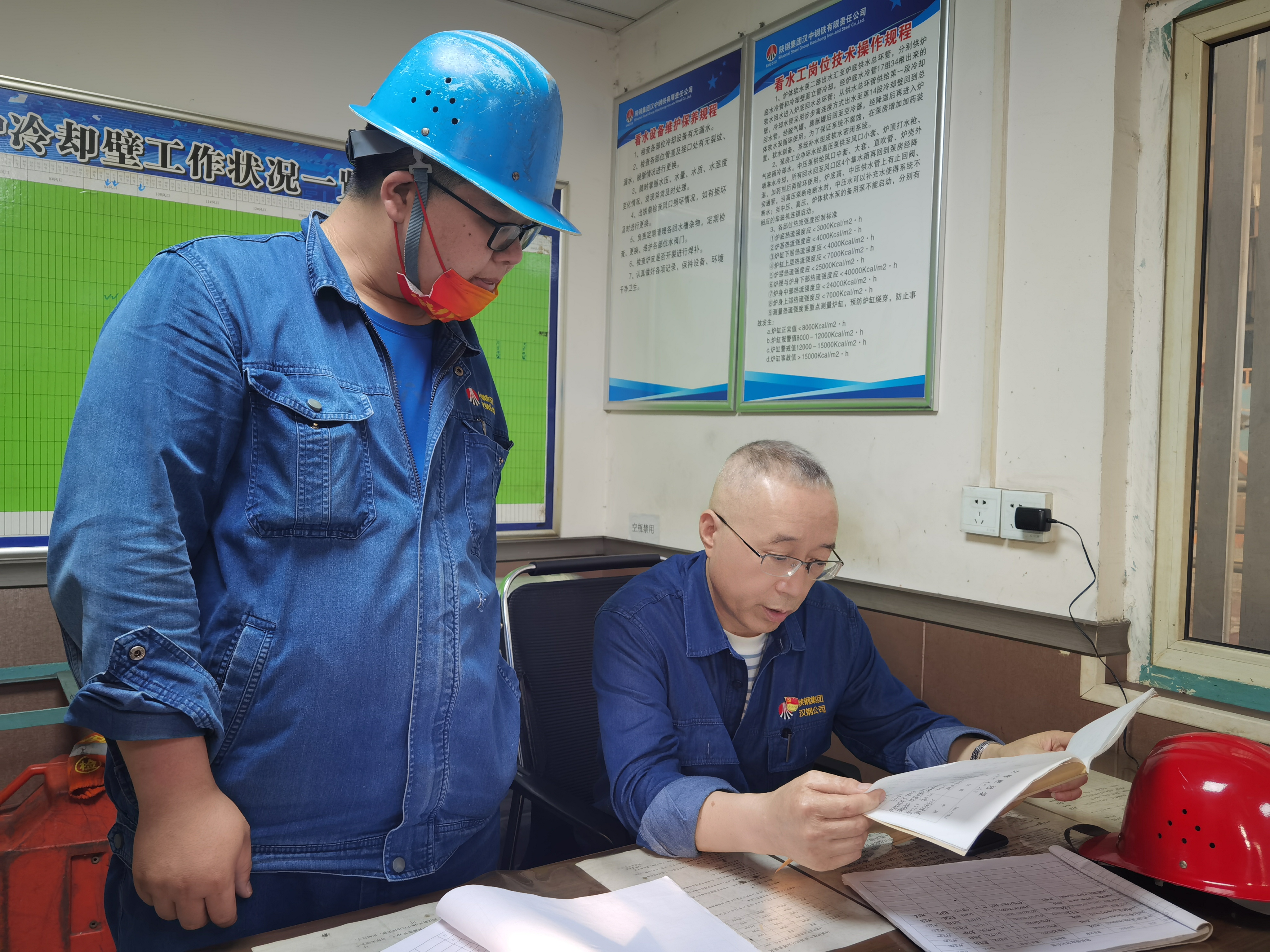 挺進(jìn)“第一線” 節(jié)日“我在崗” 挺進(jìn)“第一線” 節(jié)日“我在崗”