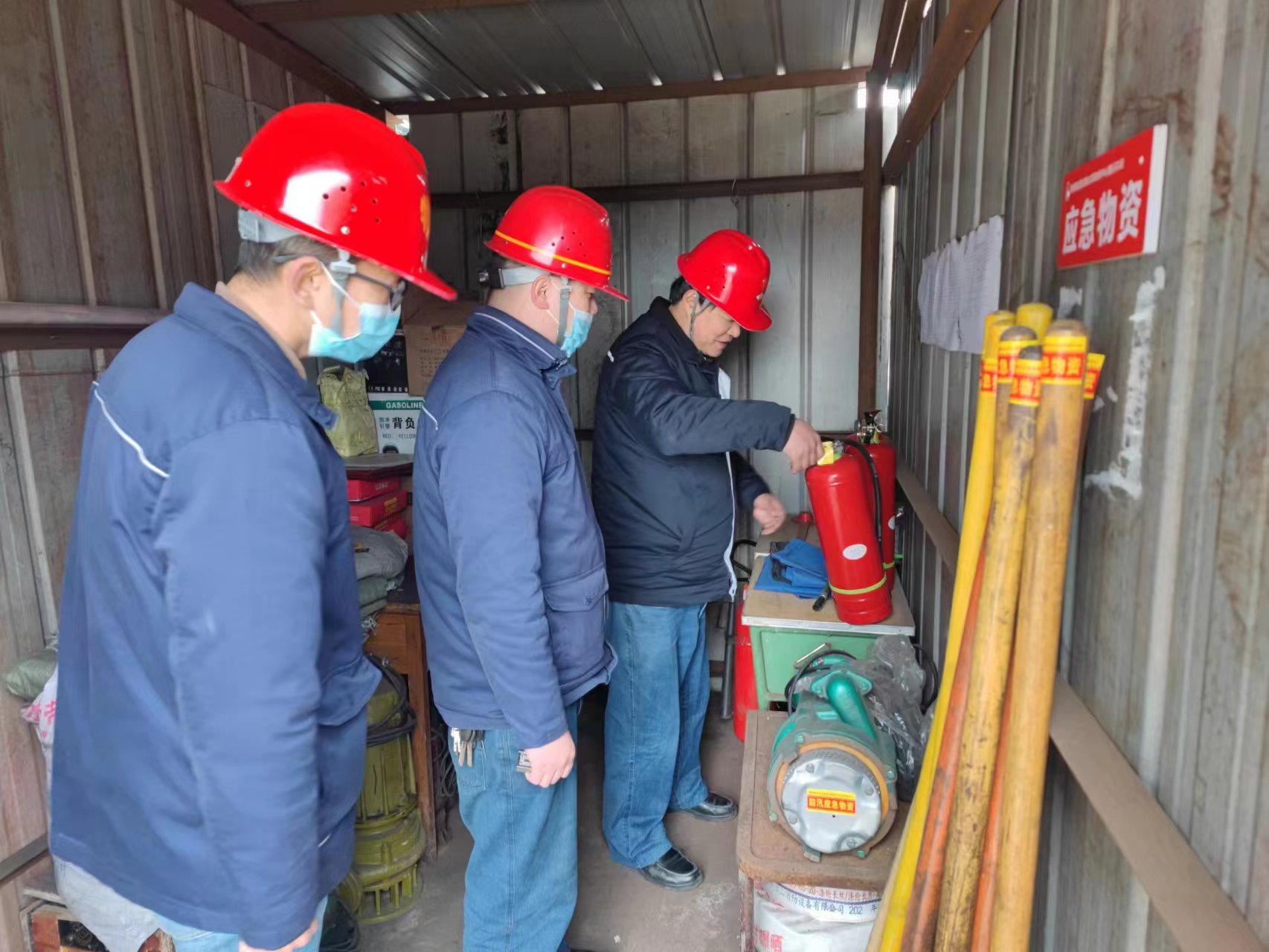 物流中心黨總支:強(qiáng)化管控打好春季消防安全攻堅(jiān)戰(zhàn) 物流中心黨總支:強(qiáng)化管控打好春季消防安全攻堅(jiān)戰(zhàn)