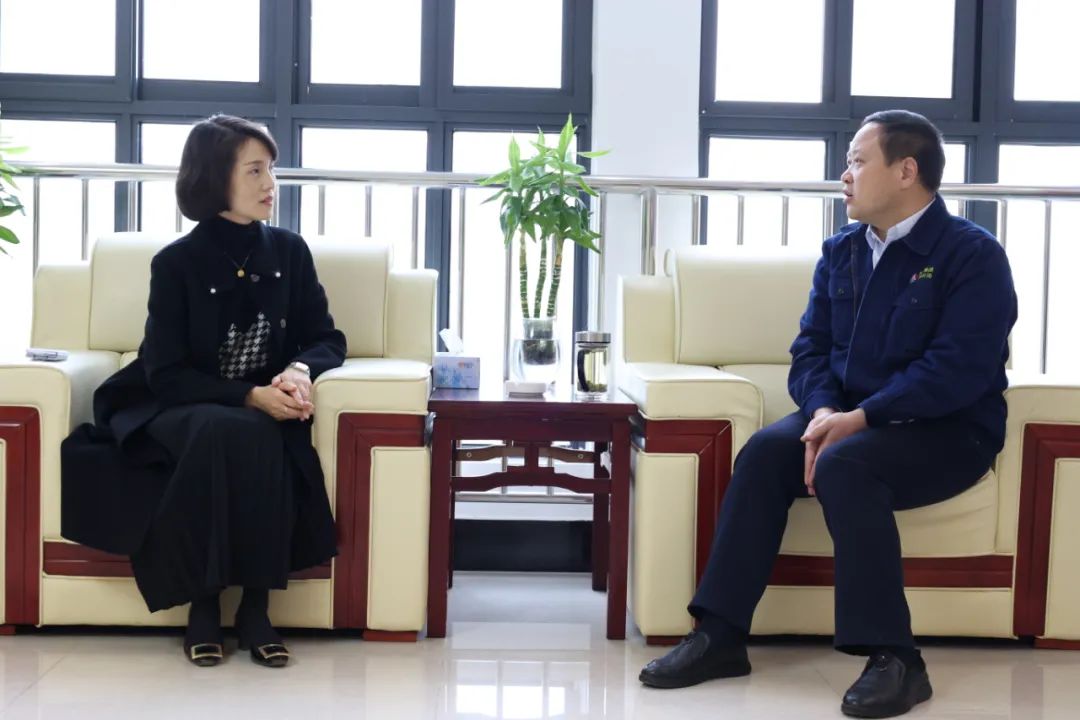 漢中市產業發展投資有限公司董事長、總經理李玉梅一行到公司調研座談 漢中市產業發展投資有限公司董事長、總經理李玉梅一行到公司調研座談
