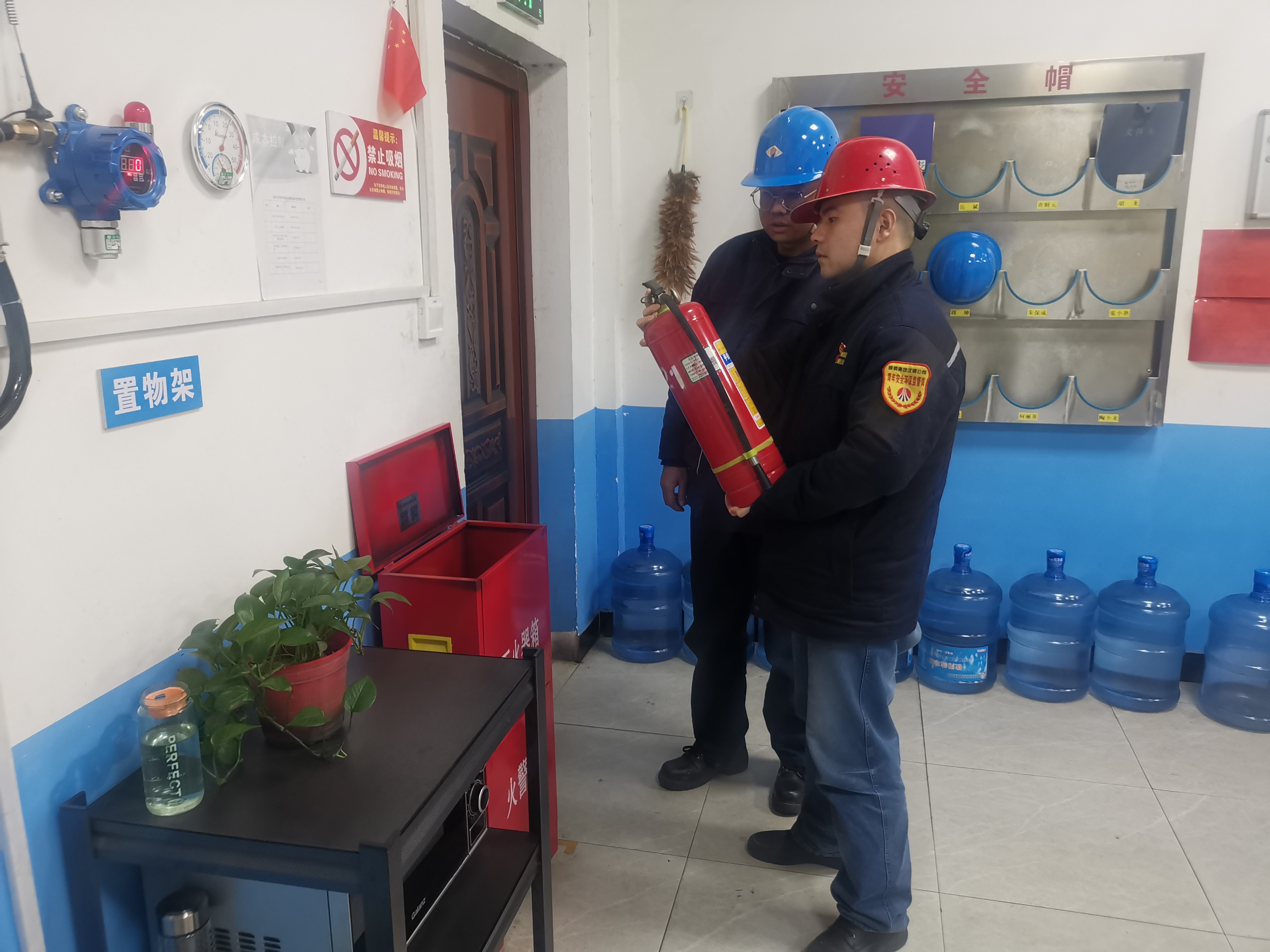 春節“青”在崗 安全有力量 春節“青”在崗 安全有力量