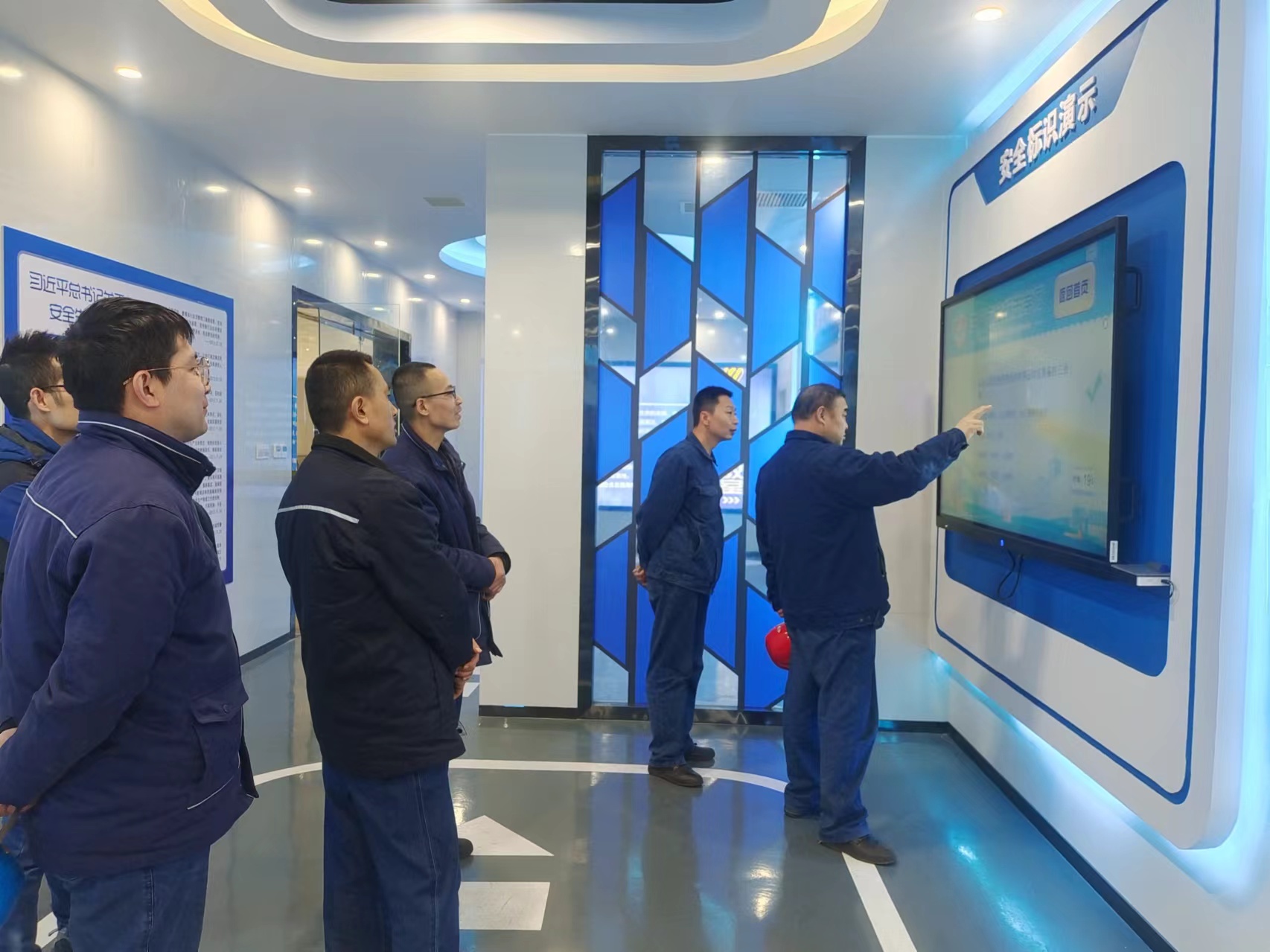 扎牢安全“籬笆” 打造滿滿“安全感” 扎牢安全“籬笆” 打造滿滿“安全感”