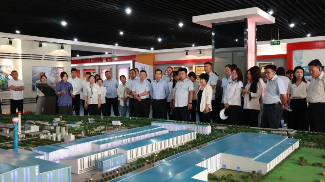 陜煤實業(yè)集團培訓班學員到公司參觀調(diào)研 陜煤實業(yè)集團培訓班學員到公司參觀調(diào)研