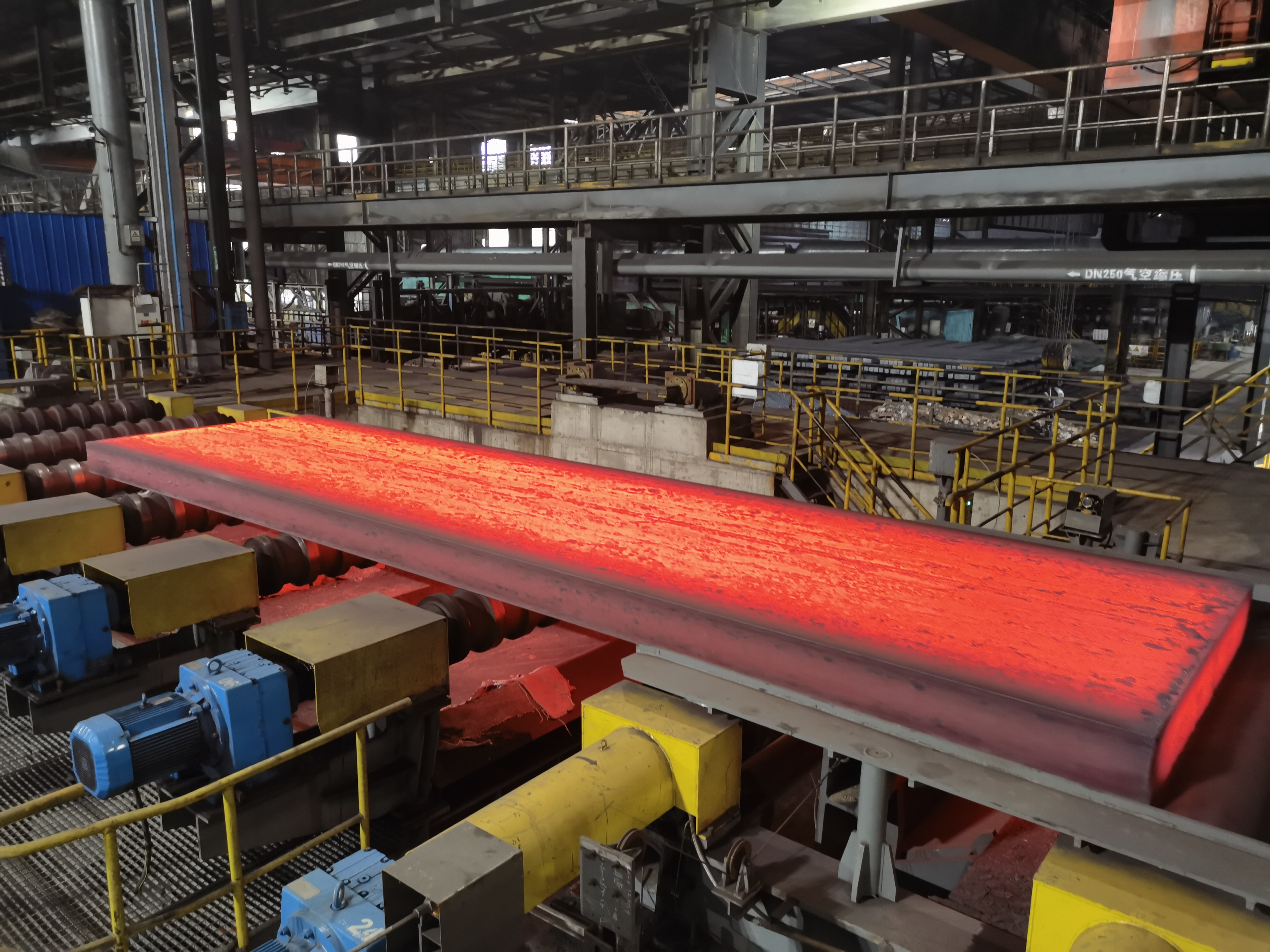 作風建設再“加碼”,吹響決戰“沖鋒號” 作風建設再“加碼”,吹響決戰“沖鋒號”