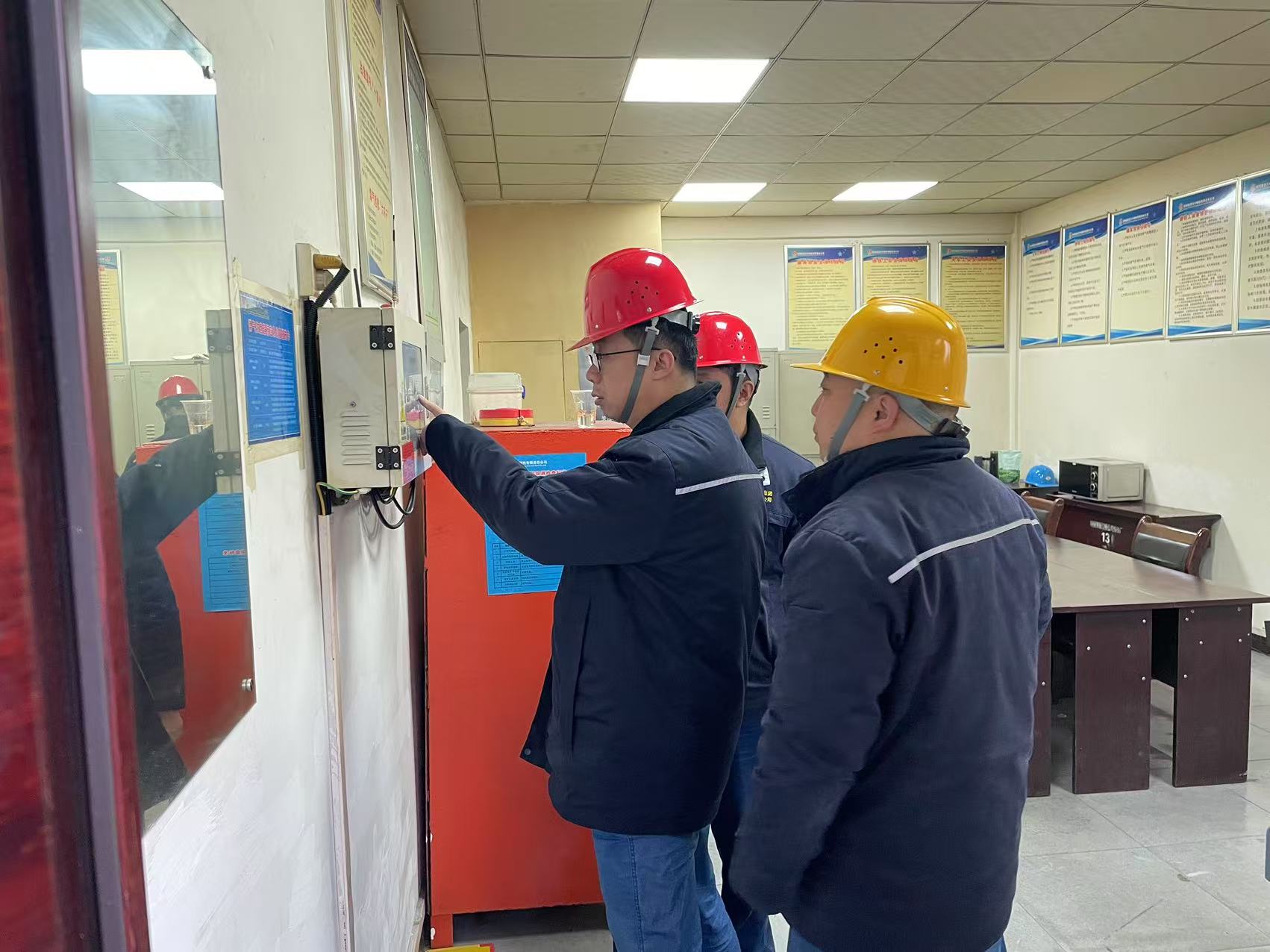 “一以貫之”延續安全管理“炙熱溫度” “一以貫之”延續安全管理“炙熱溫度”