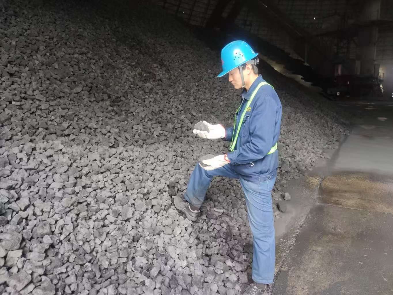 以三廉筑基,清風(fēng)潤(rùn)心田 以三廉筑基,清風(fēng)潤(rùn)心田