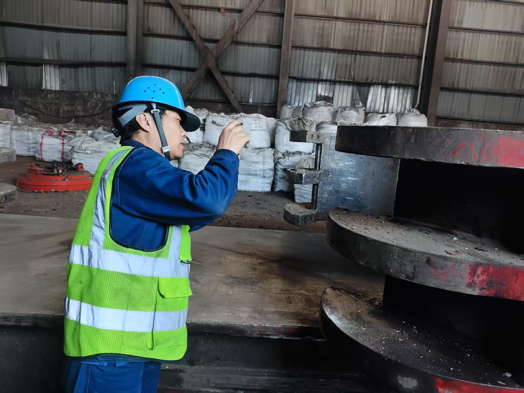 “安”字當先 “全”力以赴 “安”字當先 “全”力以赴