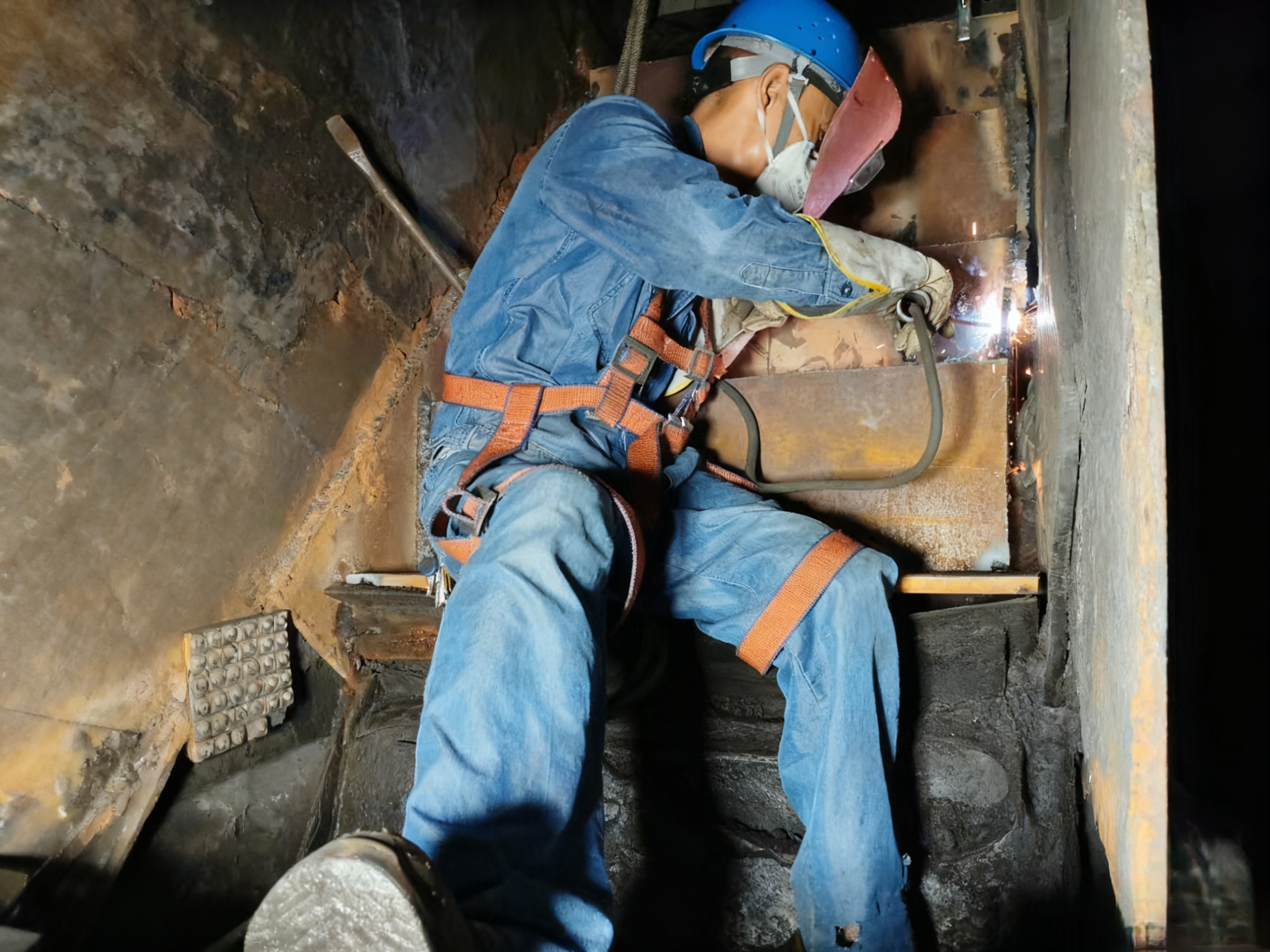 設(shè)備“煥新”解頑疾!他們憑自主改造交出降本增效亮眼答卷 設(shè)備“煥新”解頑疾!他們憑自主改造交出降本增效亮眼答卷