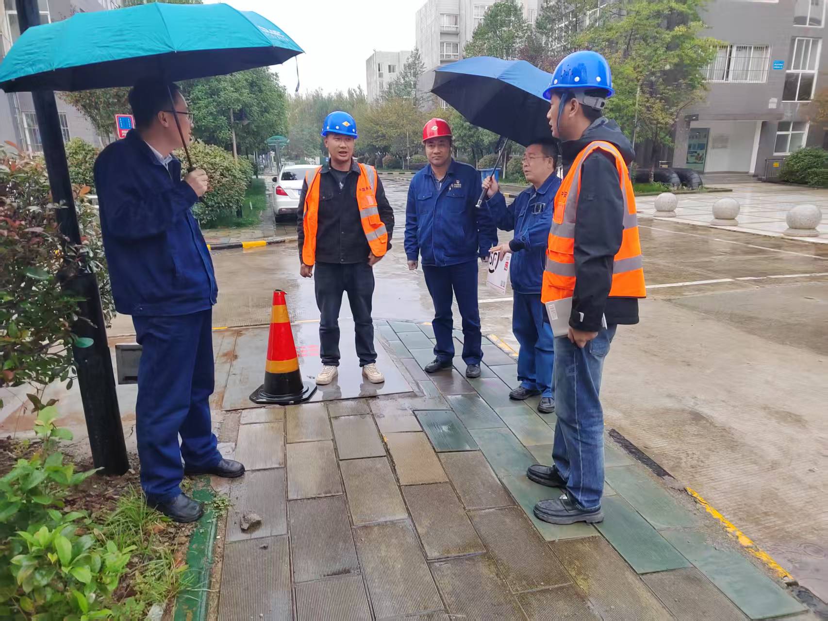 高效銜接顯擔(dān)當(dāng) 文明施工暖民心 高效銜接顯擔(dān)當(dāng) 文明施工暖民心