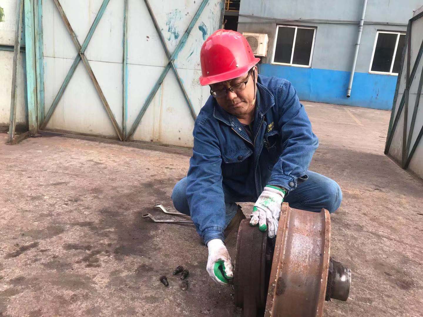 以“紅色引擎”驅(qū)動黨員領航攻堅 以“紅色引擎”驅(qū)動黨員領航攻堅