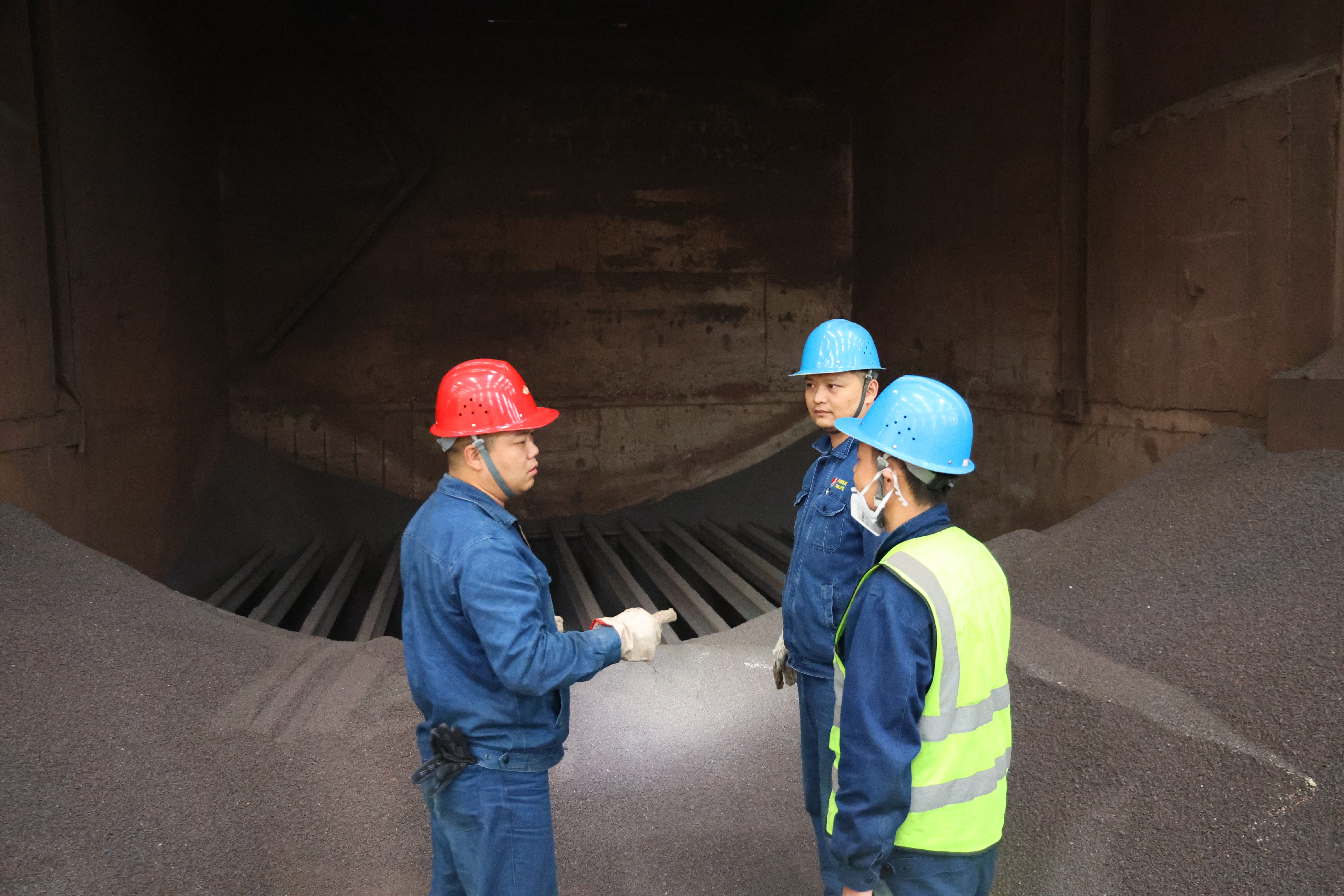 監督挖潛“兩手硬” 生產提速“燃”滿格 監督挖潛“兩手硬” 生產提速“燃”滿格