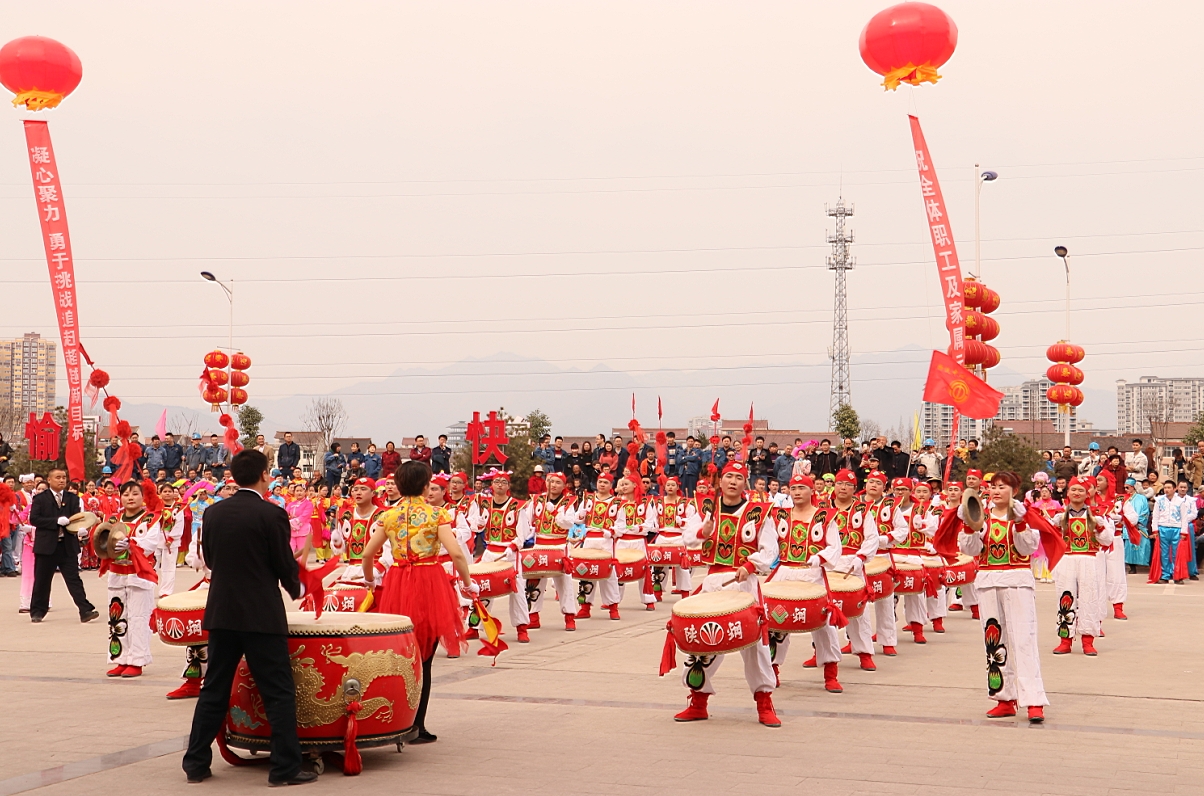 鑼鼓秧歌鬧元宵 ——漢鋼公司舉行“活力漢鋼·喜鬧元宵”系列活動 鑼鼓秧歌鬧元宵 ——漢鋼公司舉行“活力漢鋼·喜鬧元宵”系列活動