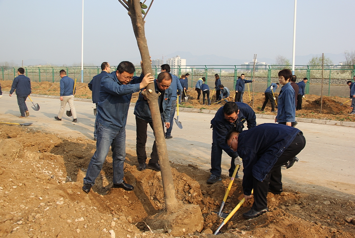 漢鋼公司掀起“美麗漢鋼,你我共創”擴綠行動 漢鋼公司掀起“美麗漢鋼,你我共創”擴綠行動