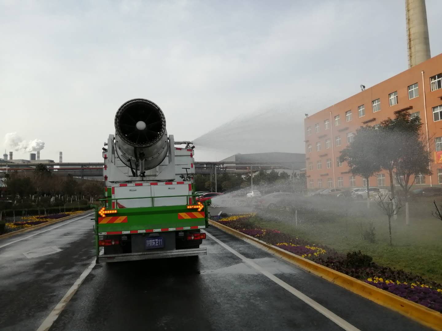 【美麗漢鋼】公司多措并舉 做好春季綠化苗木養(yǎng)護(hù)工作 【美麗漢鋼】公司多措并舉 做好春季綠化苗木養(yǎng)護(hù)工作