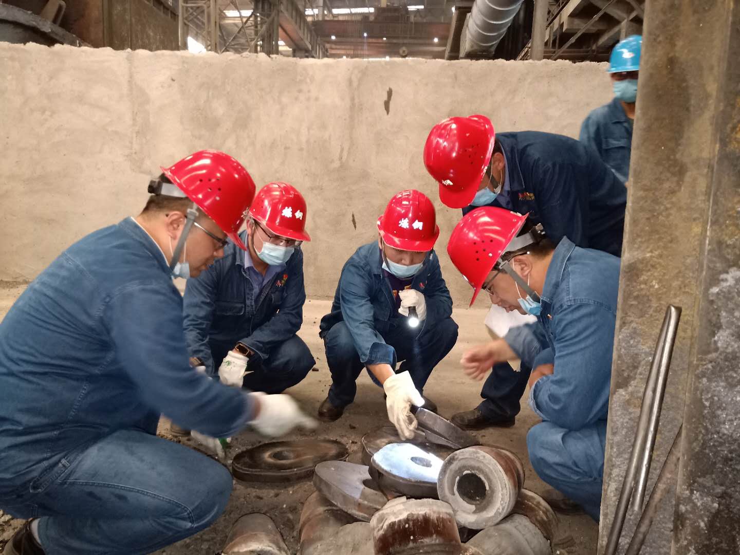 “四支畫筆”繪就熔融金屬安全藍(lán)圖 “四支畫筆”繪就熔融金屬安全藍(lán)圖